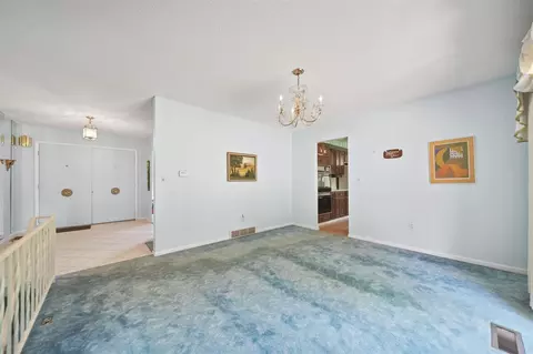 Living - 2930 Robinson, Jackson, MI 49203 photo 7 of 8