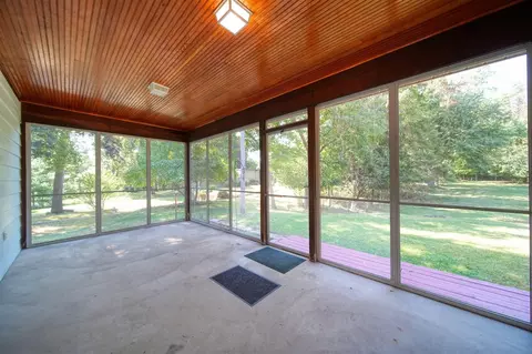 Exterior - 2930 Robinson, Jackson, MI 49203 photo 6 of 16