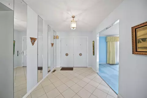Entry Way - 2930 Robinson, Jackson, MI 49203 photo 2 of 2