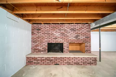 Living - 2930 Robinson, Jackson, MI 49203 photo 8 of 8