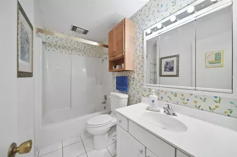 Bath - 2930 Robinson, Jackson, MI 49203 photo 1 of 2
