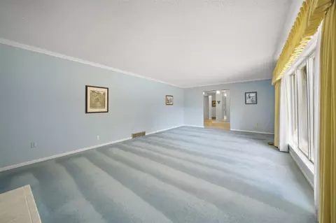 Living - 2930 Robinson, Jackson, MI 49203 photo 3 of 8