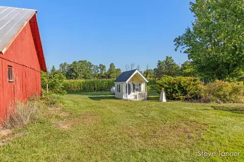 Exterior - 5394 W Stanton, Stanton, MI 48888 photo 7 of 10