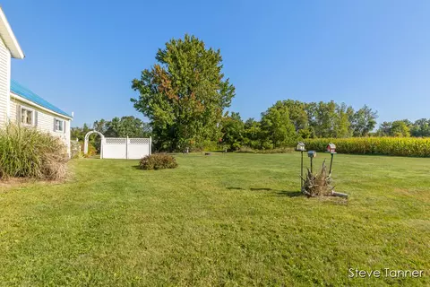 Exterior - 5394 W Stanton, Stanton, MI 48888 photo 6 of 10