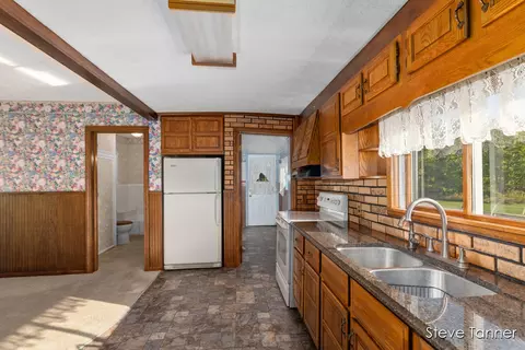 Kitchen - 5394 W Stanton, Stanton, MI 48888 photo 3 of 3