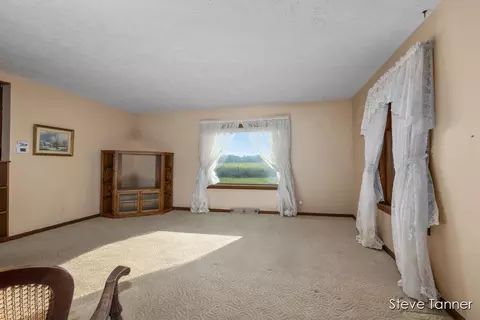 Living - 5394 W Stanton, Stanton, MI 48888 photo 2 of 4