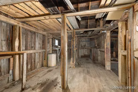 Entry Way - 5394 W Stanton, Stanton, MI 48888 photo 3 of 3