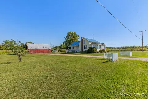 Exterior - 5394 W Stanton, Stanton, MI 48888 photo 3 of 10