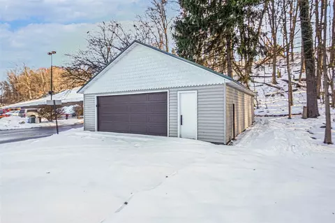 Exterior - 86 W State, Newaygo, MI 49337 photo 5 of 9