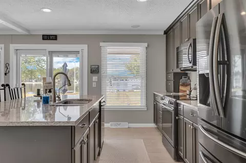 Kitchen - 592 Rolling Mdws, Hudson, MI 49247 photo 5 of 5