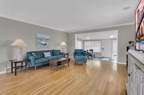 Living - 592 Rolling Mdws, Hudson, MI 49247 photo 6 of 6
