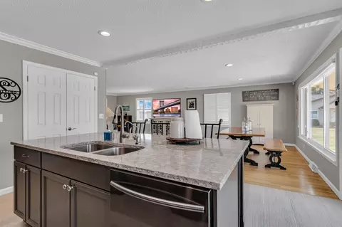 Kitchen - 592 Rolling Mdws, Hudson, MI 49247 photo 3 of 5