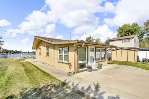 Exterior - 592 Rolling Mdws, Hudson, MI 49247 photo 4 of 16
