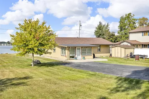 Exterior - 592 Rolling Mdws, Hudson, MI 49247 photo 3 of 16