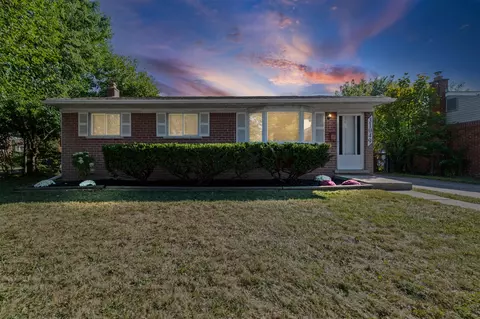 31049 Maplewood, Garden City, MI 48135