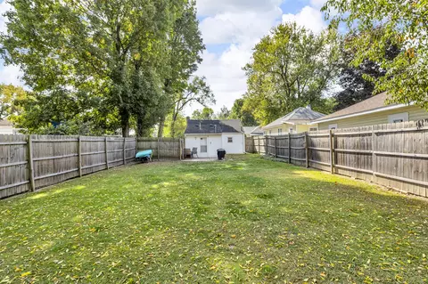 Exterior - 606 Murphy, Jackson, MI 49202 photo 6 of 9