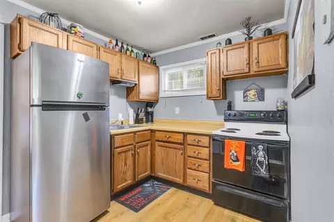Kitchen - 606 Murphy, Jackson, MI 49202 photo 3 of 3
