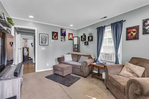 Living - 606 Murphy, Jackson, MI 49202 photo 1 of 1