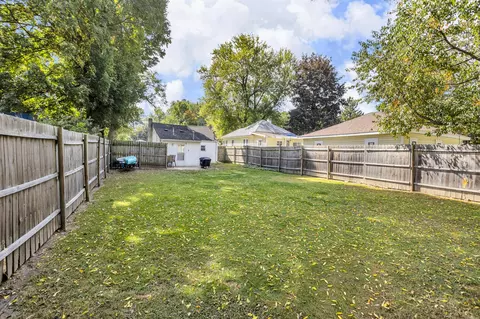 Exterior - 606 Murphy, Jackson, MI 49202 photo 7 of 9