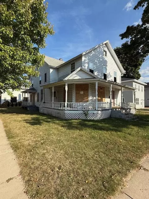 56 Waldron, Hillsdale, MI 49242