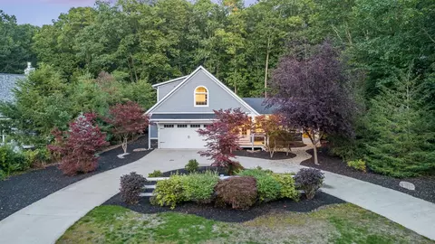 11520 Oak Grv, Grand Haven, MI 49417