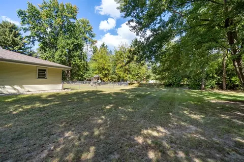 Exterior - 3010 E Ct, Jackson, MI 49201 photo 9 of 13