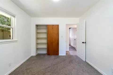 Bedroom - 3010 E Ct, Jackson, MI 49201 photo 4 of 6
