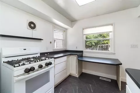 Kitchen - 3010 E Ct, Jackson, MI 49201 photo 2 of 3