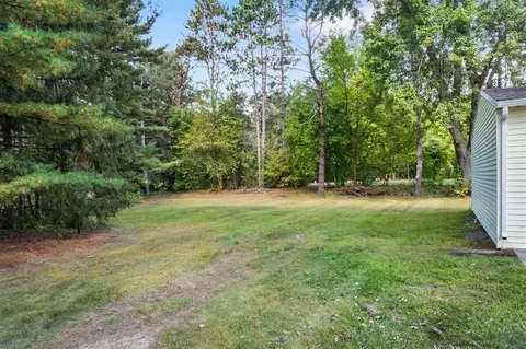 Exterior - 3010 E Ct, Jackson, MI 49201 photo 10 of 13