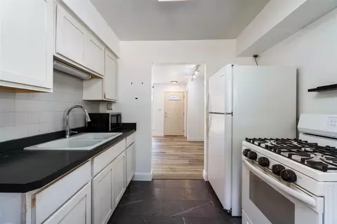 Kitchen - 3010 E Ct, Jackson, MI 49201 photo 3 of 3