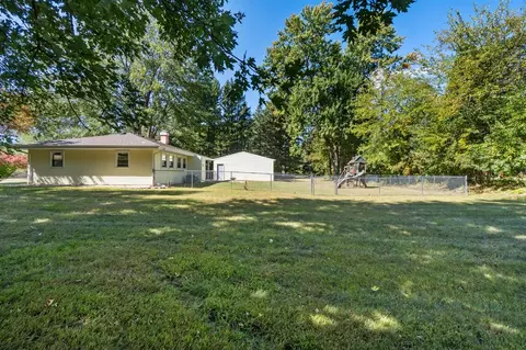 Exterior - 3010 E Ct, Jackson, MI 49201 photo 8 of 13