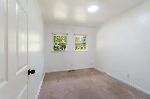 Bedroom - 3010 E Ct, Jackson, MI 49201 photo 5 of 6