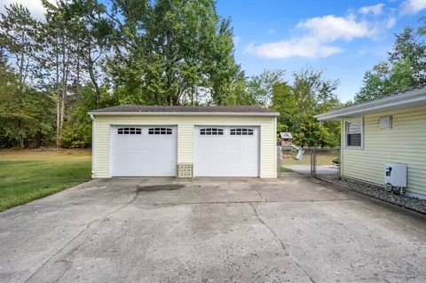 Exterior - 3010 E Ct, Jackson, MI 49201 photo 13 of 13