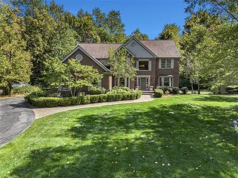 2049 Bay Hl, Ann Arbor, MI 48108