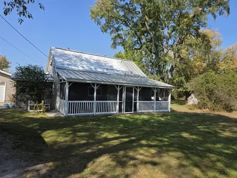 999 N Dickinson, Hesperia, MI 49421