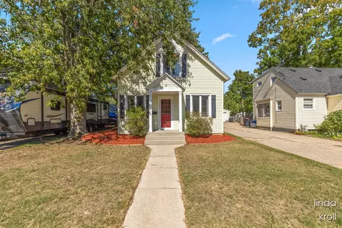 101 E 25th, Holland, MI 49423