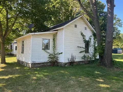 Exterior - 237 E Arbor, Marcellus, MI 49067 photo 4 of 7