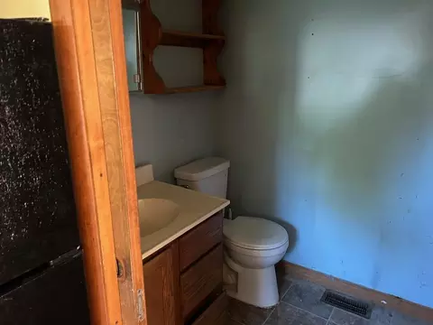 Bath - 237 E Arbor, Marcellus, MI 49067 photo 1 of 3