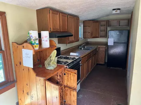 Kitchen - 237 E Arbor, Marcellus, MI 49067 photo 2 of 3