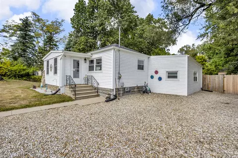 808 Eugene, Jackson, MI 49203
