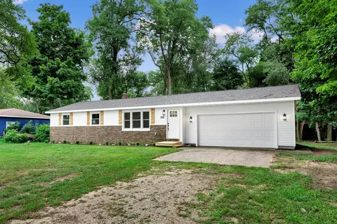 28313 58th, Paw Paw, MI 49079