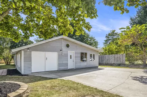 22455 Painter, Edwardsburg, MI 49112