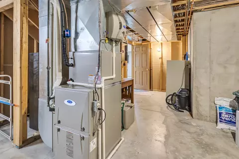 Entry Way - 5038 Fieldstone, Jackson, MI 49201 photo 4 of 4