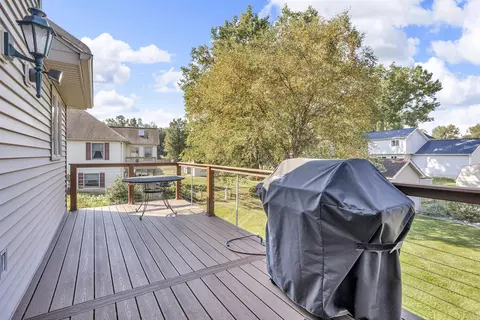 Exterior - 5038 Fieldstone, Jackson, MI 49201 photo 4 of 9