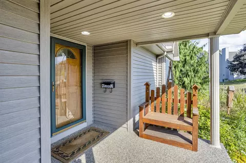 Exterior - 5038 Fieldstone, Jackson, MI 49201 photo 3 of 9