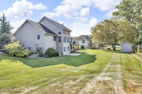 Exterior - 5038 Fieldstone, Jackson, MI 49201 photo 8 of 9