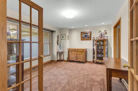 Entry Way - 5038 Fieldstone, Jackson, MI 49201 photo 2 of 4
