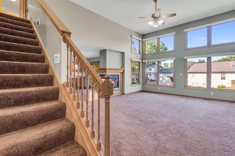 Living - 5038 Fieldstone, Jackson, MI 49201 photo 1 of 9