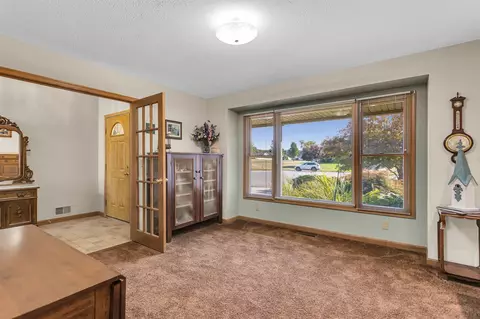 Entry Way - 5038 Fieldstone, Jackson, MI 49201 photo 3 of 4