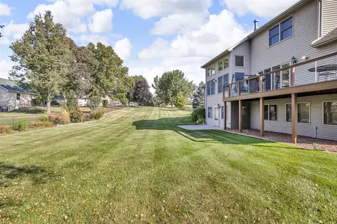 Exterior - 5038 Fieldstone, Jackson, MI 49201 photo 7 of 9